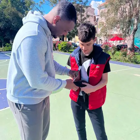 661332202_1519537933513421_8157514687270467304_n American professional basketball player Christian Jones to our local open-air court